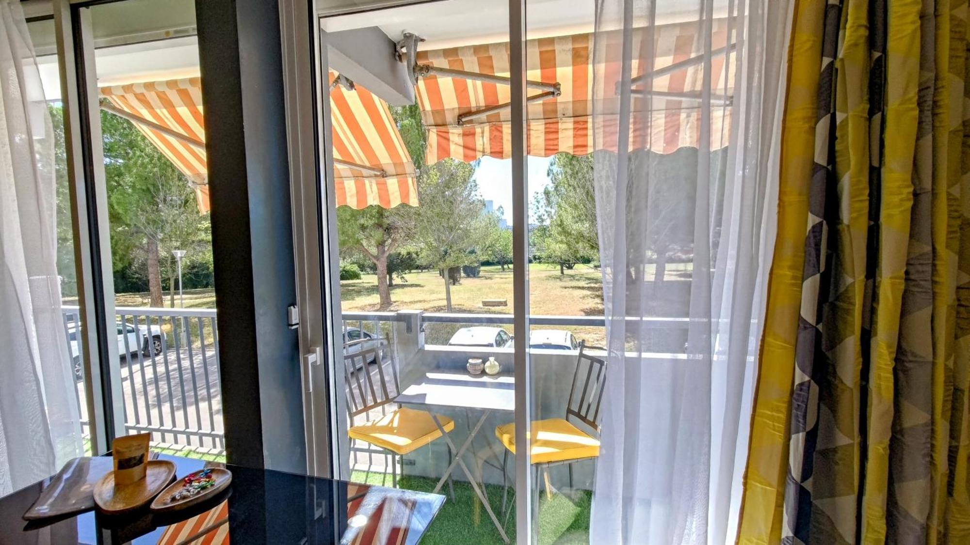 Soleil Et Verdure - Celleneuve Apartment